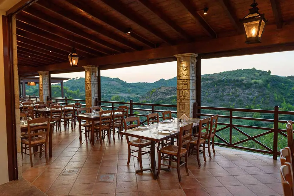 Taverne 3 Παραδοσιακός Ξενώνας - Ταβέρνα στην Αρχαία Ολυμπία